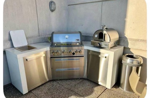 Fourth Ward Condo | Fantastic 2-bedroom condo with free parking