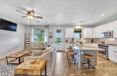 Harper House | Farm House @ Tres Molinos Hill Country Ranch & Resort