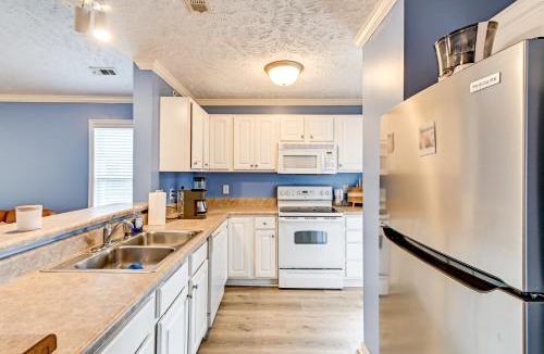 Westover House | Fayetteville Autumn Escape: Lake Views + Home Gym