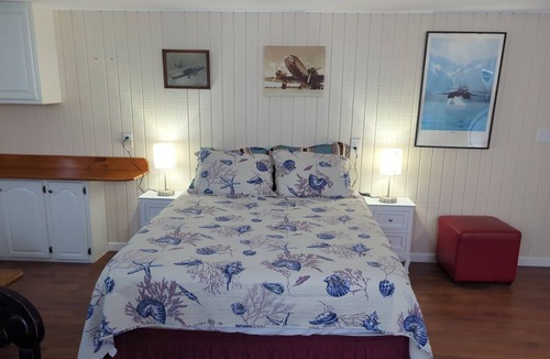 Ocracoke Apartment | FBO studio - 2BR 1B Cozy getaway spot, pet friendly