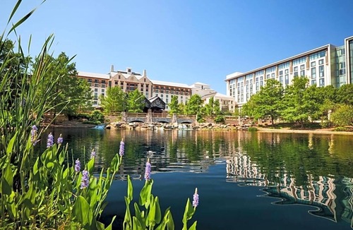 Grapevine Apartment | Featuring a 10-acre outdoor pool facility and a European-style spa .