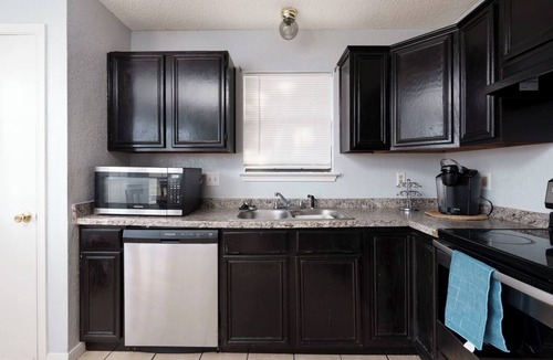 Killeen House | Fenced Yard Patio and Grill Pet Friendly