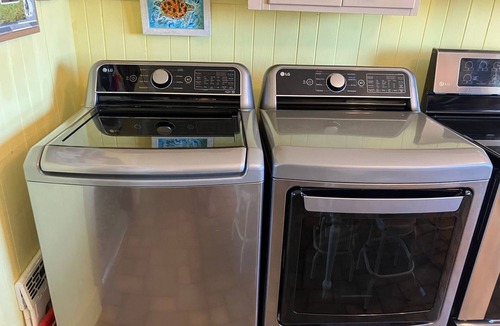 Topsail Beach Cottage | Ferrell - 3 bedroom, 2 bath Oceanfront cottage with WiFi and AC in Topsail Beach
