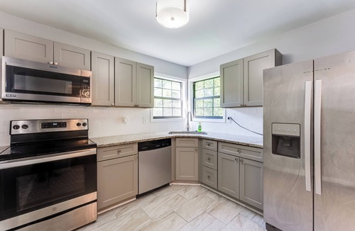 Stone Mountain House | FIFA WORLD CUP FRIENDLY VACATION HOME. GREAT FOR LARGE GROUPS