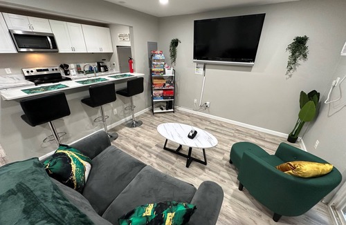 West Arlington Apartment | FIFAWorldCup.NearStadiums.BalconyAccess.NoStairs