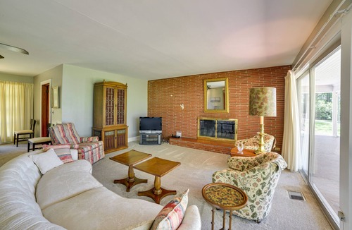 Morehead City House | Fifties Beaufort Home w/Patio, On Newport River!