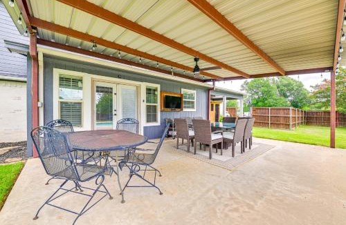 Denison House | Fire Pit + Sauna: Spacious Lake Texoma Retreat!