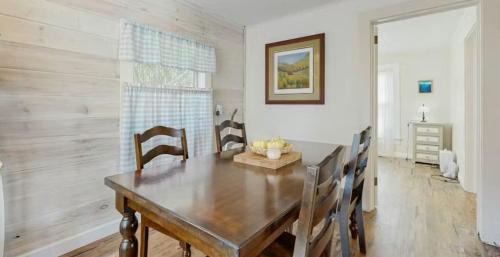 Hendersonville House | Firefly Cottage