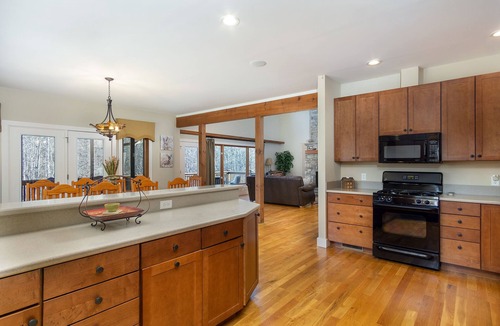 Black Mountain House | Fireside Retreat | Pet-Friendly, Hot Tub, Game Area & Fire Pit!