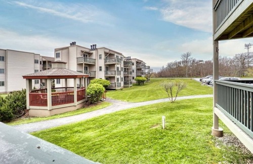 Banner Elk Condo | First Floor | Studio | Resort Access | Portable AC