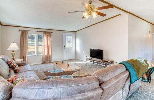 Prosperity House | Fish On-Site: Lake Murray Family Home