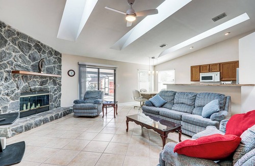 Girvin House | Fish, Surf & Sun! Charmer 5 Mi to Neptune Beach