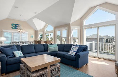 Ocean Sands House | Fish Tank