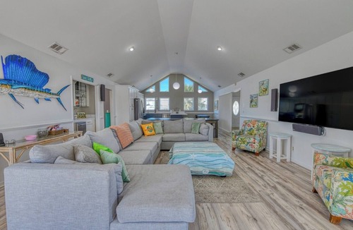 Inlet Harbour House | Five Bedroom Home with a Private Pool on the Channel and Pet Friendly