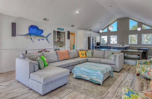 Inlet Harbour House | Five Bedroom Home with a Private Pool on the Channel and Pet Friendly