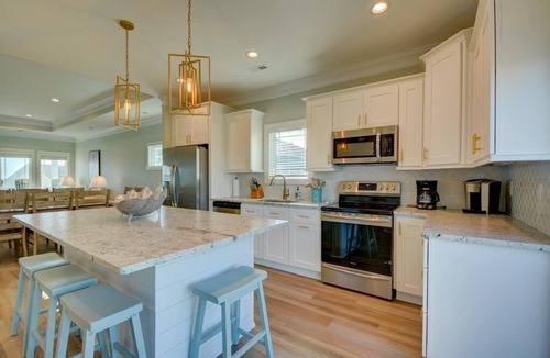 North Topsail Beach House | Flamingo Villa - Oceanfront B Luxury Home, Hot Tub, 6 bed 4.5 bath