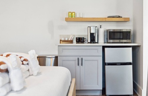 Folly Beach Hotel | Folliday Inn - The Consul - Room 21