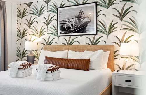 Folly Beach Hotel | Folliday Inn - The Consul - Room 21