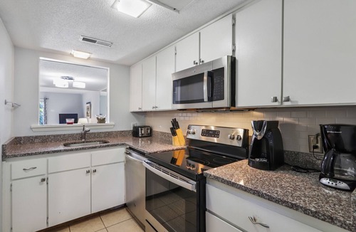 Hilton Head Island House | Forest Beach Townhome 2BR/1.5 Bath Pet Friendly and 1 Block from the Beach