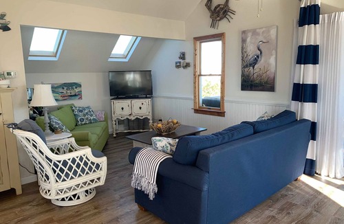 Corolla Cottage | Forget Me Knot Corolla Oceanside, 5 min walk to ocean, views, private, clean