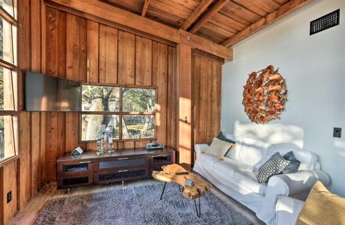 Fort White House | Fort White Retreat: Deck & River Access!