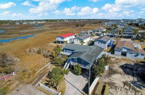 Cherry Grove Beach House | FOUR TEN at Cherry Grove-3BD/2BA Sleeps 10, with space to park boat or trailer.