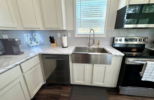 Fredericksburg House | Fredericksburg - The Lucky Ones! 2/2 - Dog Friendly and Open Spaces!