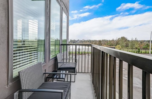 Deerwood Apartment | Frontdesk 1 BR Apt Near St Johns Town Center