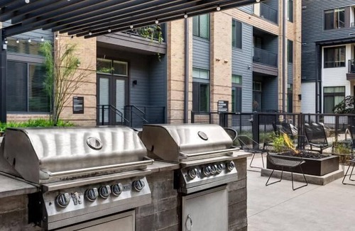 Highland Apartment | Frontdesk | 1 BR Apt near Mayfield Park & preserve