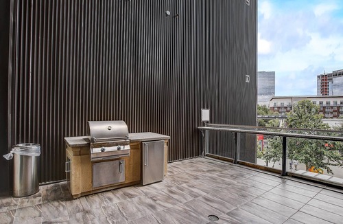 North Burnet Apartment | Frontdesk | 2 BR Apt near Walnut Creek Metro Park