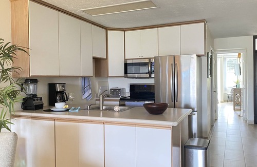 Kihei Condo | FULL OCEAN VIEW CLEAN SPACIOUS HIGH END REMODELED A/C IN LIVING + BEDROOMS