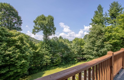 Blowing Rock Cabin | Fully Equipped Cottage near Blowing Rock