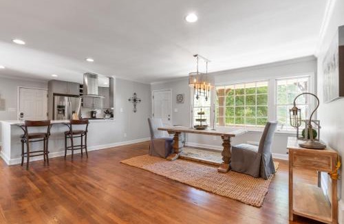 Smyrna House | Fully Fenced Rustic Home Minutes From Truist Park