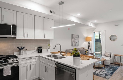Northeast Apartment | Fully Furnished 1BR 1 Bath w/AC, Great Location & Modern Comforts Apt 3