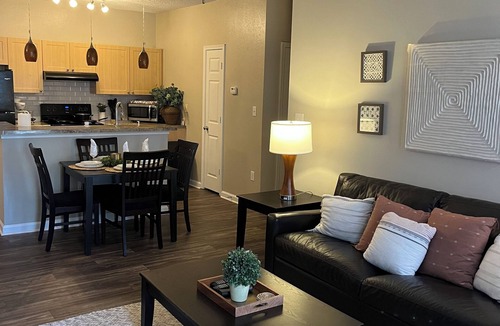 Alpharetta Apartment | Fully - Furnished Corporate One Br/One Ba Apartment in the Alpharetta Area