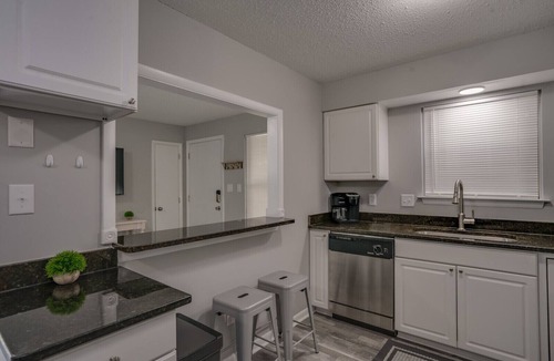 Kiln Creek House | Fully Furnished, TV, Roku & Internet. Just Bring Your Suitcase