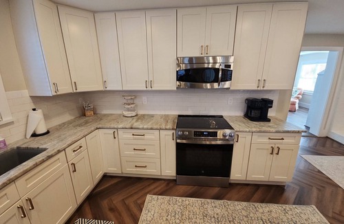 Mechanicsville House | Fully renovated warm & bright 3-bedroom home in wonderful Mechanicsville.
