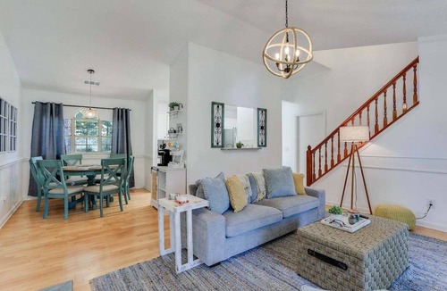 Savannah House | Fun Family Friendly 3bd/2ba Near Tybee & Savannah