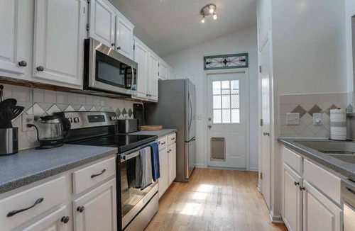 Savannah House | Fun Family Friendly 3bd/2ba Near Tybee & Savannah