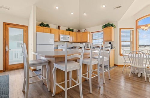 Whalehead Beach House | Fun for Shore 7-Bedroom Home in Whalehead