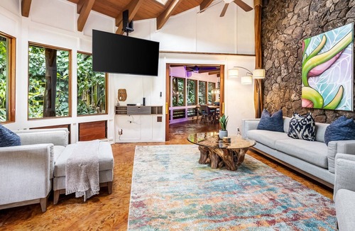 Waimanalo Villa | Fun Hawaii Hobbit House w/ AC, Tropical Vibes, Mountain View, Steps to the Beach