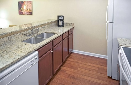 Berkeley Hotel | Fun Starts Here! Onsite Swimming Pools, Tennis Courts, Free Parking!