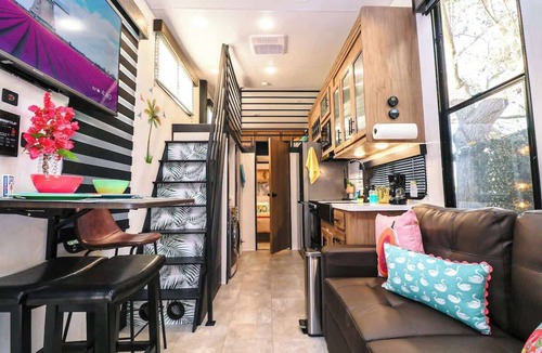 Winter Garden House | FunTropicalTinyHomeGolfCartLake