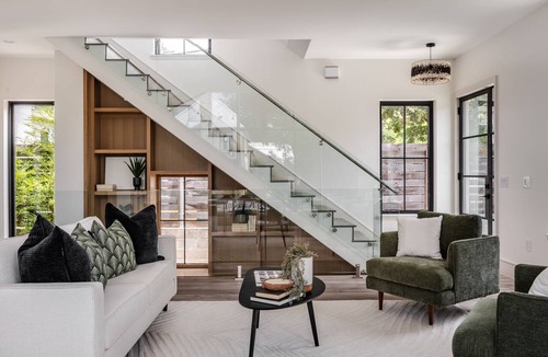Westfield House | Furnished Modern Luxury Retreat