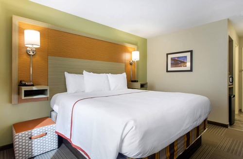 Columbia Hotel | Gallus Stadium Park Inn, an Ascend Collection Hotel