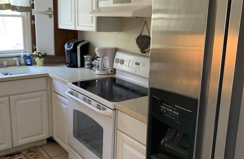 Mill Spring Ski Chalet | Garden View Chalet Beautiful View - Hot Tub on Deck - Great for Family