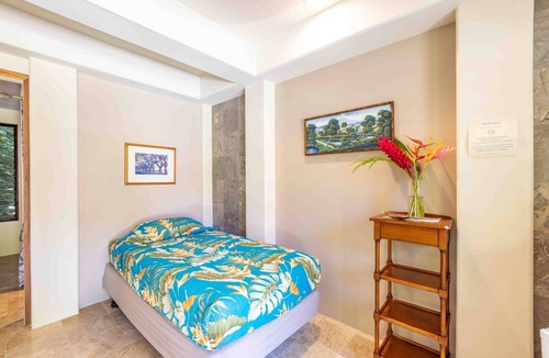 Haiku Resort | Gardenia Room on Tropical Lush Farm in Haiku, Maui with Private Soak Pool
