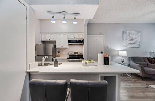 Irving Apartment | Gated Irving 1BR Work Suite - DFW 10Min · Pool+W/D - I30