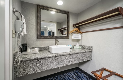 Gainesville Hotel | Gator Town Inn