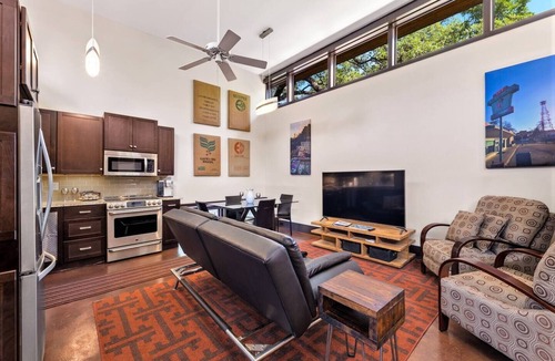 Clarksville House | Gay Friendly Modern Guest House - Great Location - EV Charger